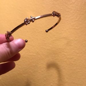 gold anchor bracelet